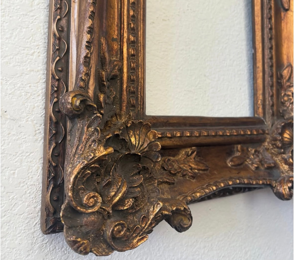 Heavy Gold-Finish Vintage Frame